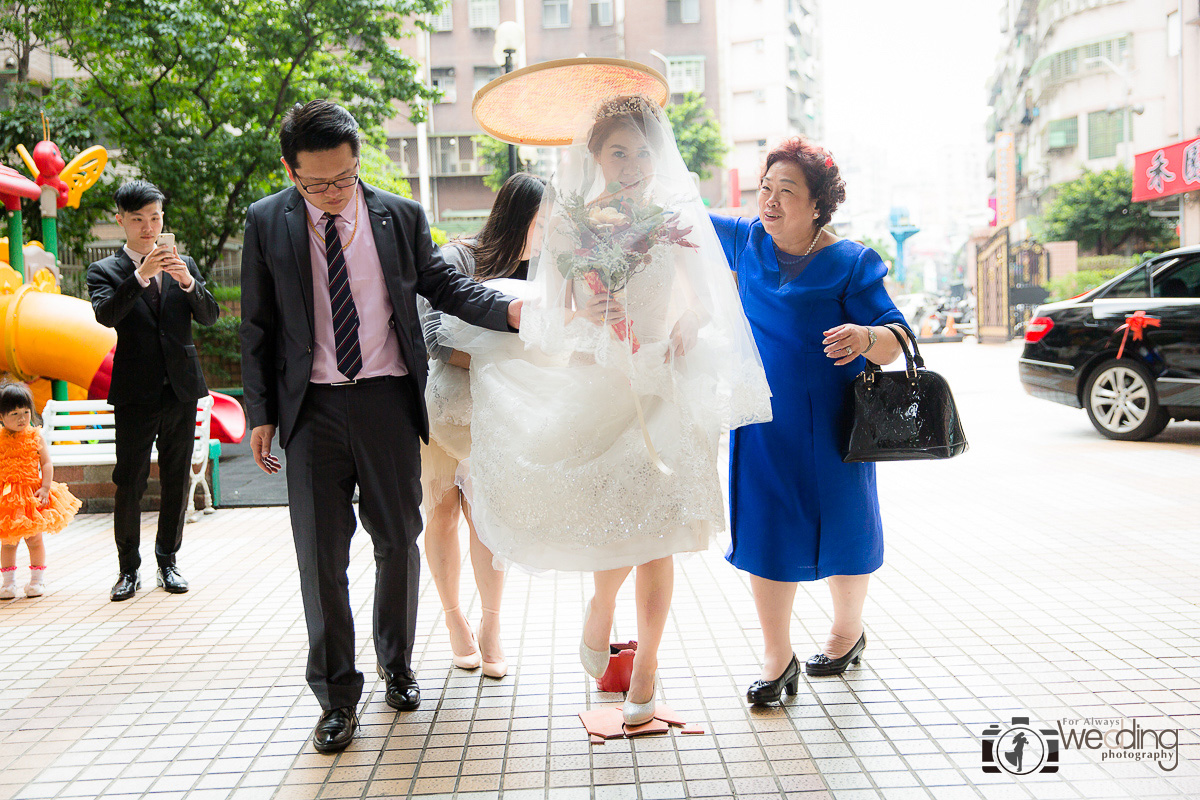 東濬思妤 文定迎娶晚宴 英承會館 婚攝香蕉 永恆記憶 婚禮攝影 台北婚攝 #婚攝 #婚禮攝影 #台北婚攝 #婚禮拍立得 #婚攝拍立得 #即拍即印 #婚禮紀錄 #婚攝價格 #婚攝推薦 #拍立得 #婚攝價格 #婚攝推薦